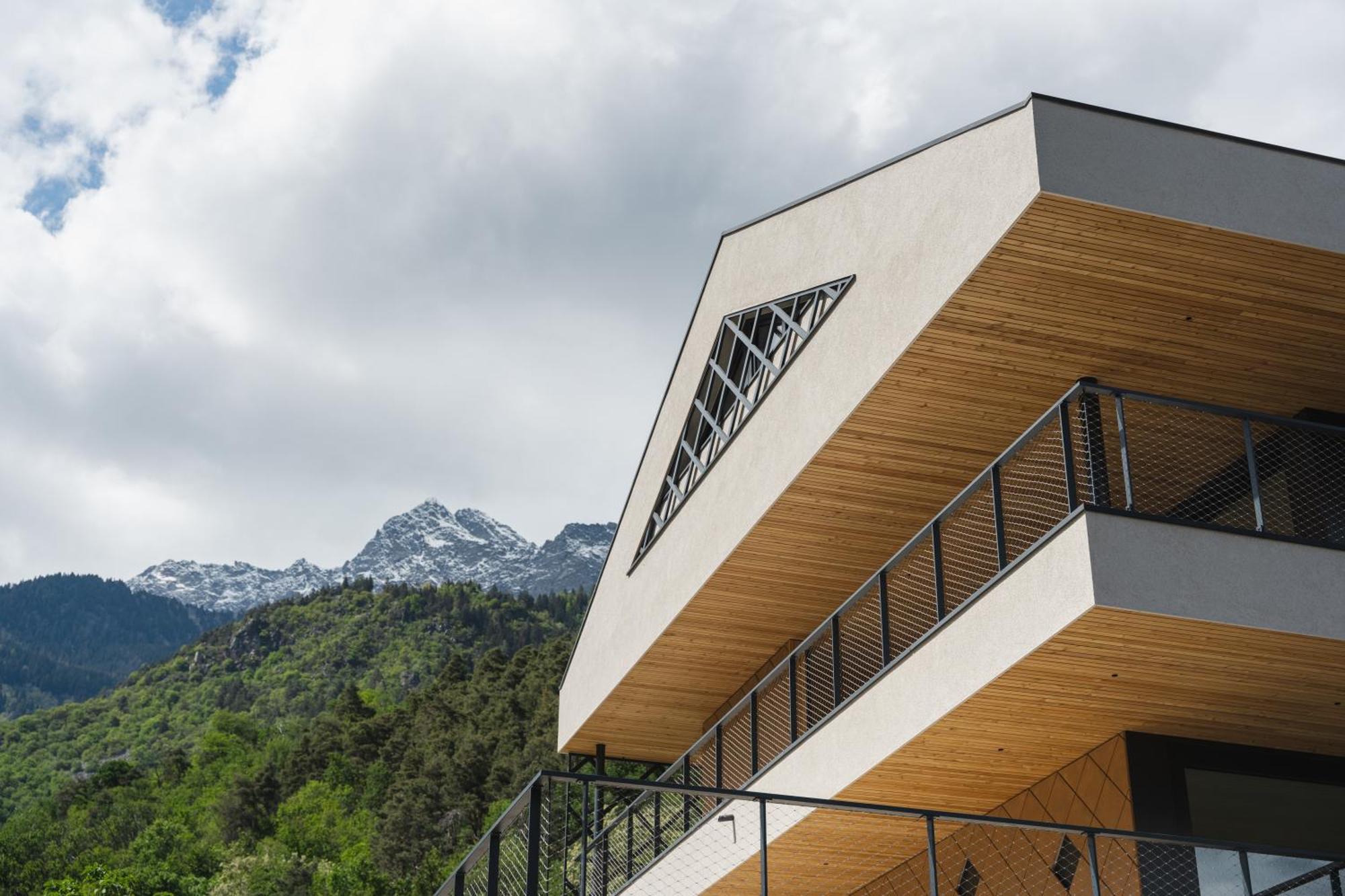Schloss Plars Wine & Suites Lagundo Exterior photo